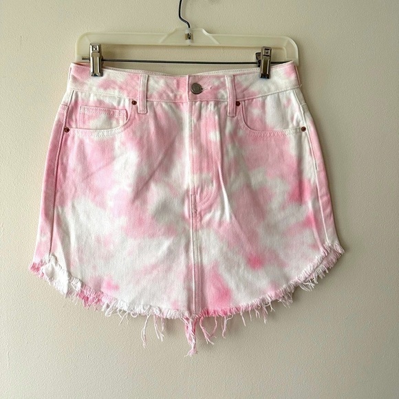 PacSun Tie Dye Pink And White Fringe Mini Jean Skirt Size 26 NWOT - Picture 1 of 9